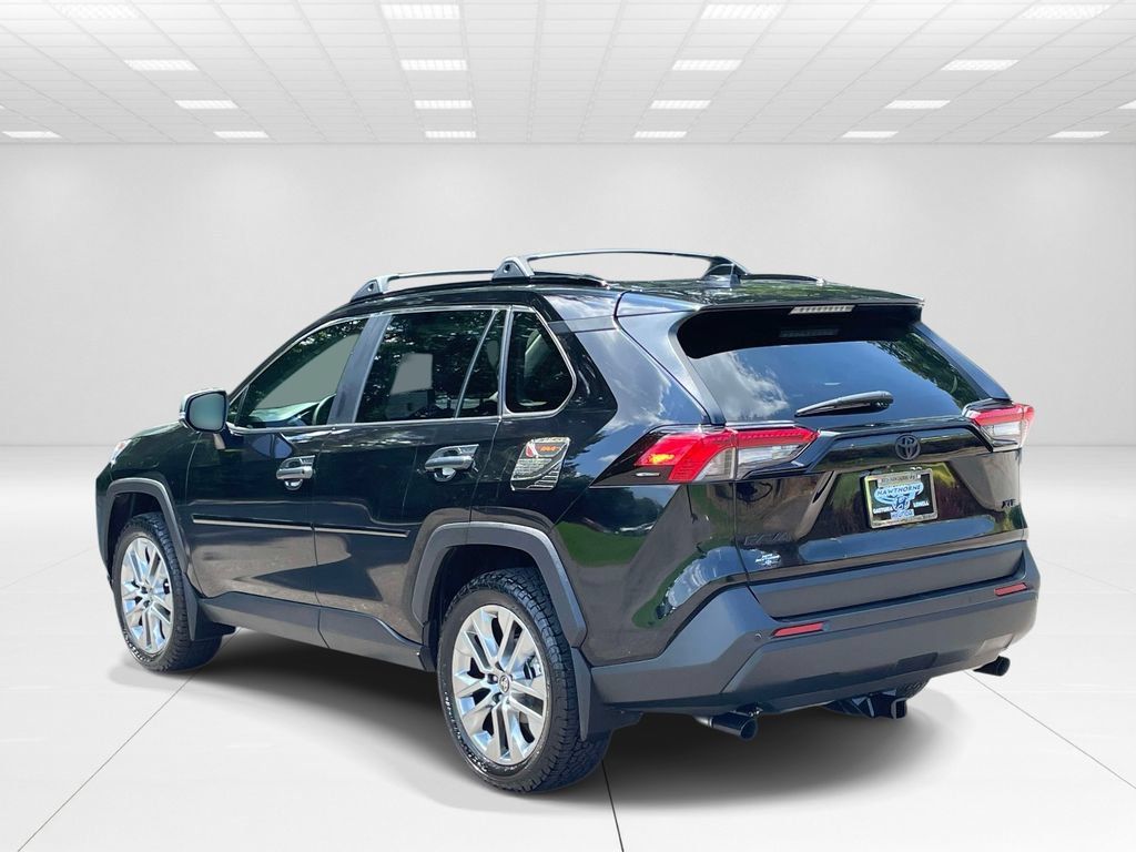 Used 2025 Toyota RAV4 XLE Premium w/ Weather Package FWD image 4
