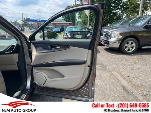Used 2019 Lincoln Nautilus Select AWD/4WD image 38