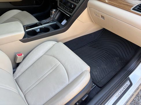 Used 2015 Hyundai Sonata Limited w/ Option Group 05 image 26