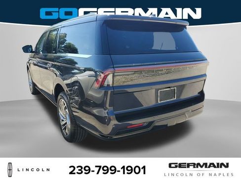 New 2025 Lincoln Navigator L Reserve image 9