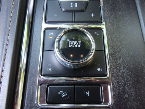Used 2023 Ford Expedition Platinum AWD/4WD image 11