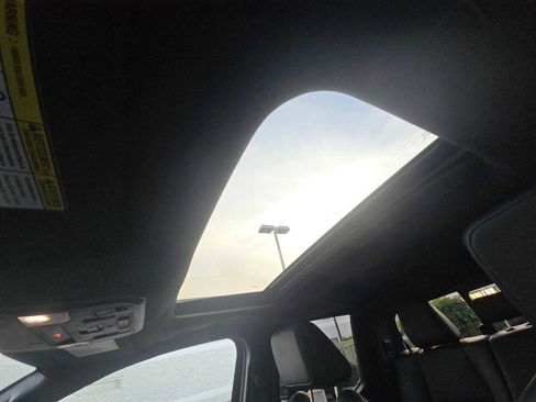 Used 2024 Toyota Tacoma TRD Sport image 34