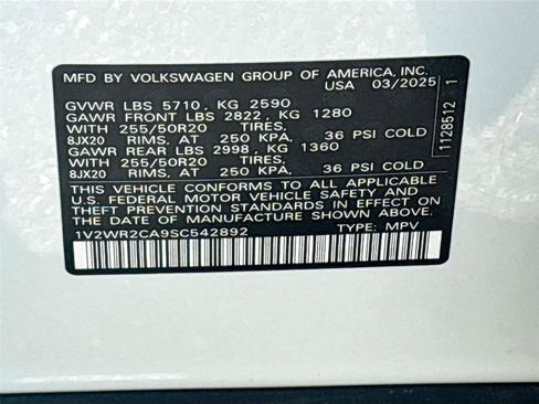 Used 2025 Volkswagen Atlas SE image 33