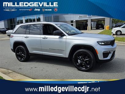 New 2025 Jeep Grand Cherokee Limited w/ Black Appearance Package