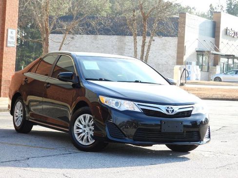 Used 2012 Toyota Camry LE image 8