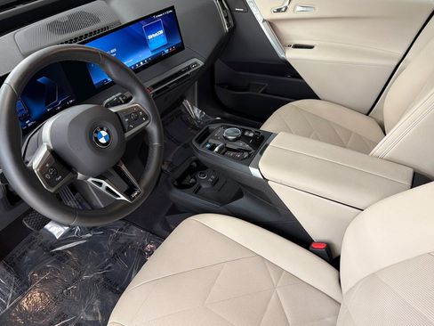 Used 2025 BMW iX xDrive50 w/ Premium Package AWD/4WD image 4