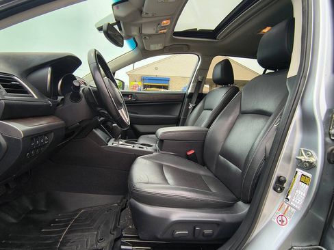 Used 2016 Subaru Outback 2.5i Limited AWD/4WD image 10