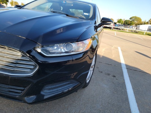 Used 2016 Ford Fusion SE FWD image 15