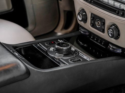 Used 2014 Rolls-Royce Ghost image 34