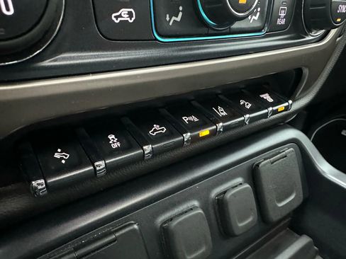 Used 2019 GMC Sierra 2500 Denali image 21