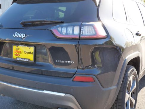 Used 2019 Jeep Cherokee Limited AWD/4WD image 17