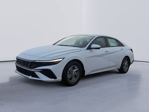 New 2026 Hyundai Elantra SE FWD image 7