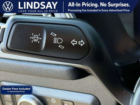 Used 2020 Ford Escape Titanium AWD/4WD image 24