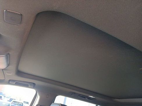 Used 2021 GMC Yukon SLT w/ SLT Premium Package image 27