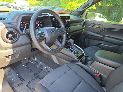 Used 2024 Chevrolet Colorado Trail Boss w/ Technology Package AWD/4WD image 15