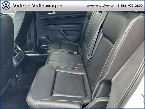 Used 2020 Volkswagen Atlas Cross Sport SE image 12