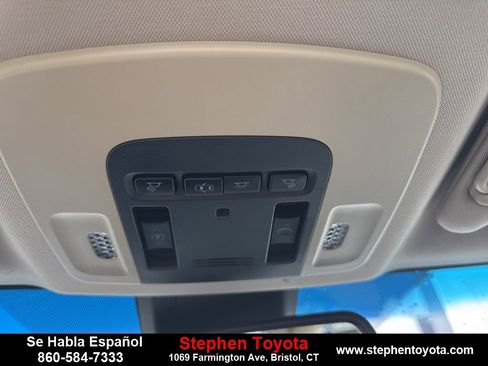 Used 2018 Toyota Camry XLE image 22