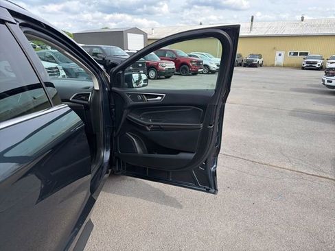 Used 2023 Ford Edge Titanium AWD/4WD image 30