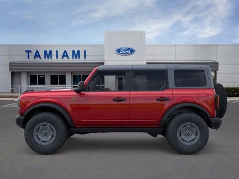 New 2025 Ford Bronco Badlands w/ Sasquatch Package AWD/4WD image 3