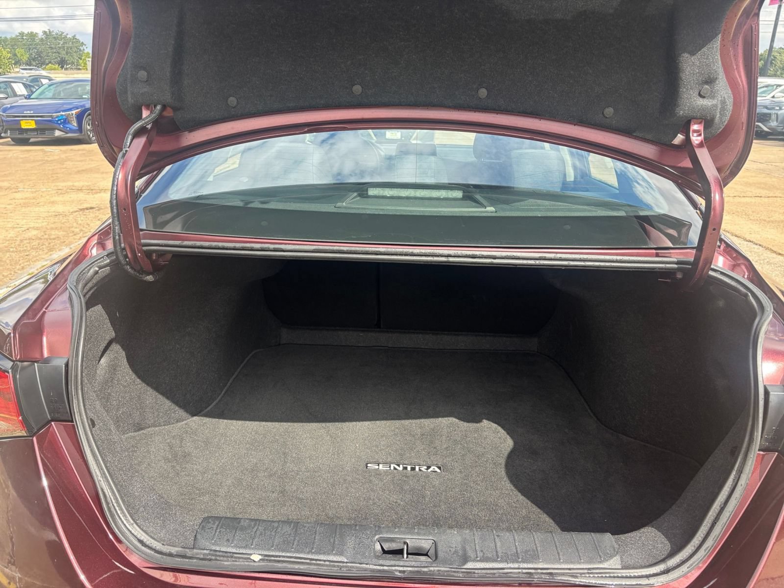 Used 2025 Nissan Sentra SV FWD image 28