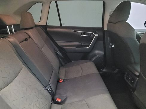 Used 2021 Toyota RAV4 XLE w/ Convenience Package image 19