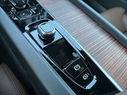 New 2026 Volvo V60 B5 Cross Country Ultra w/ Protection Package Premier image 19