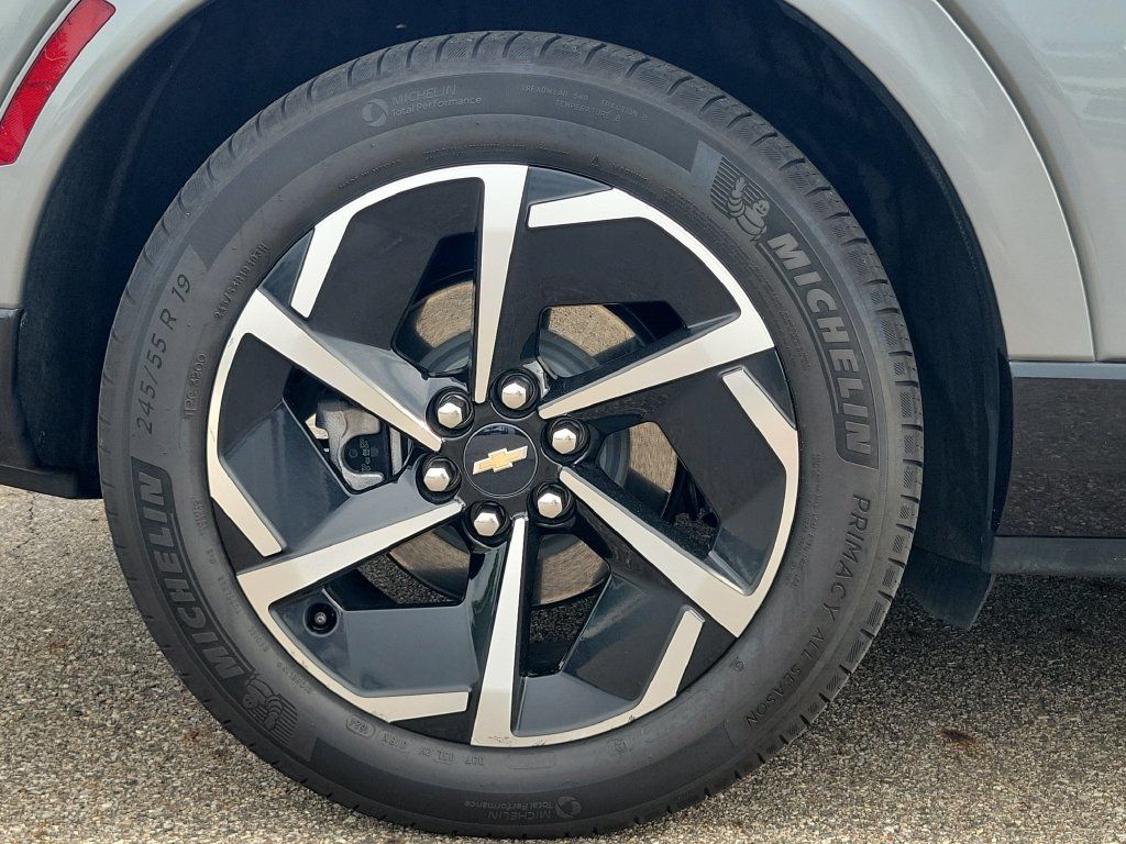 Certified 2024 Chevrolet Equinox EV LT w/ LPO, Trailering Package FWD image 36