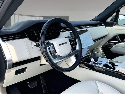 New 2026 Land Rover Range Rover SE image 7