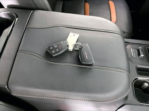 Used 2024 GMC Sierra 1500 AT4 w/ Technology Package image 36