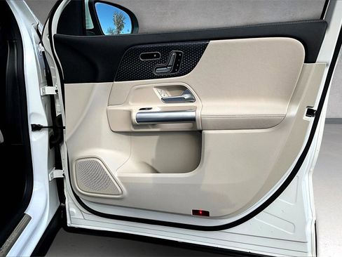 Used 2024 Mercedes-Benz GLA 250 4MATIC image 28