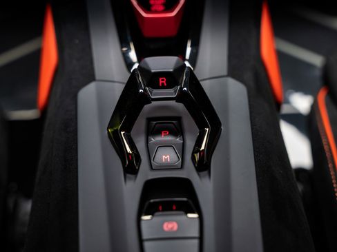 Used 2021 Lamborghini Huracan STO RWD image 70