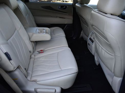 Used 2019 INFINITI QX60 Luxe w/ Essential Package image 32