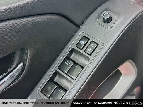 Used 2022 Nissan Frontier SV w/ Technology Package image 17