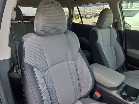 Used 2024 Subaru Outback Premium image 31