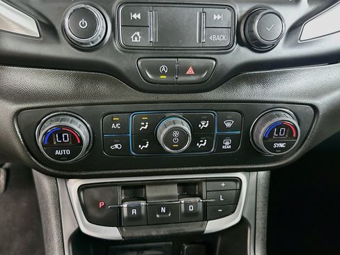 Used 2023 GMC Terrain SLT w/ Infotainment Package II AWD/4WD image 23