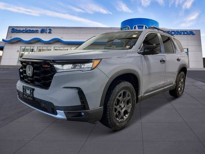 New 2025 Honda Pilot TrailSport