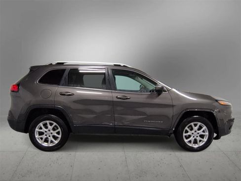 Used 2014 Jeep Cherokee Latitude w/ Cold Weather Group image 9