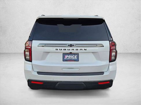 Used 2022 Chevrolet Suburban Z71 w/ Luxury Package image 7
