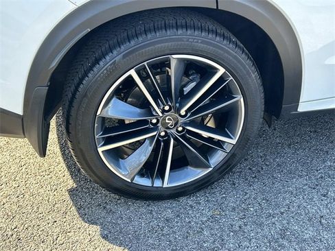 Used 2024 INFINITI QX50 Sport image 12