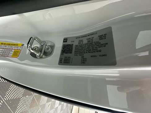 Used 2022 Chevrolet Colorado LT w/ Fleet Safety Package image 12