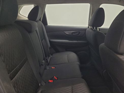 Used 2020 Nissan Rogue S FWD image 19