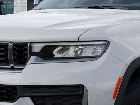 New 2026 Jeep Grand Cherokee Altitude AWD/4WD image 12