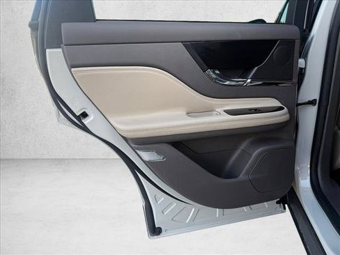 Used 2023 Lincoln Corsair FWD image 21