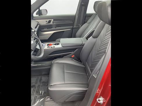 Used 2026 Cadillac Vistiq Platinum w/ LPO, Floor Liner Package AWD/4WD image 12