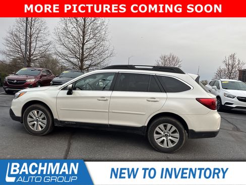 Used 2017 Subaru Outback 2.5i Premium image 9
