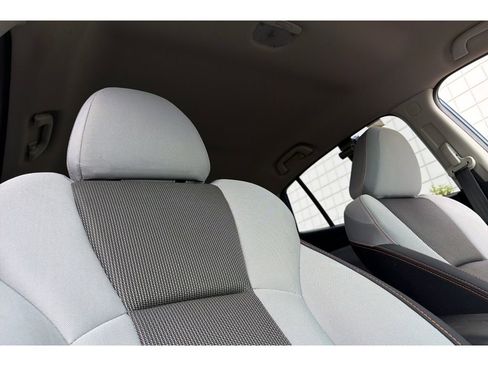 Used 2018 Subaru Crosstrek 2.0i Premium AWD/4WD image 18