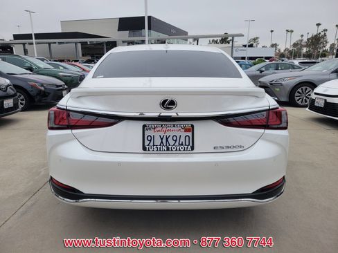 Used 2024 Lexus ES 300h w/ Premium Package FWD image 5