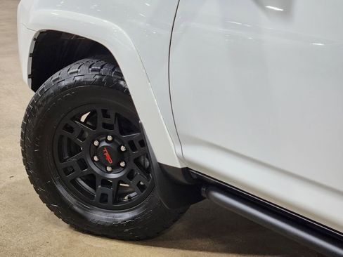 Used 2024 Toyota 4Runner TRD Off-Road image 21