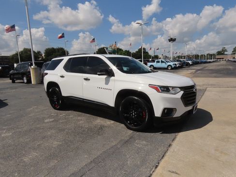 Used 2018 Chevrolet Traverse Premier w/ Redline Edition FWD image 7