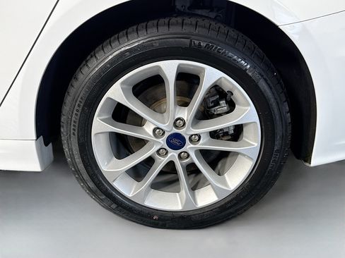 Used 2020 Ford Fusion SE FWD image 37